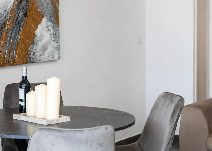 Cozy, Modern Dream Blue 아파트